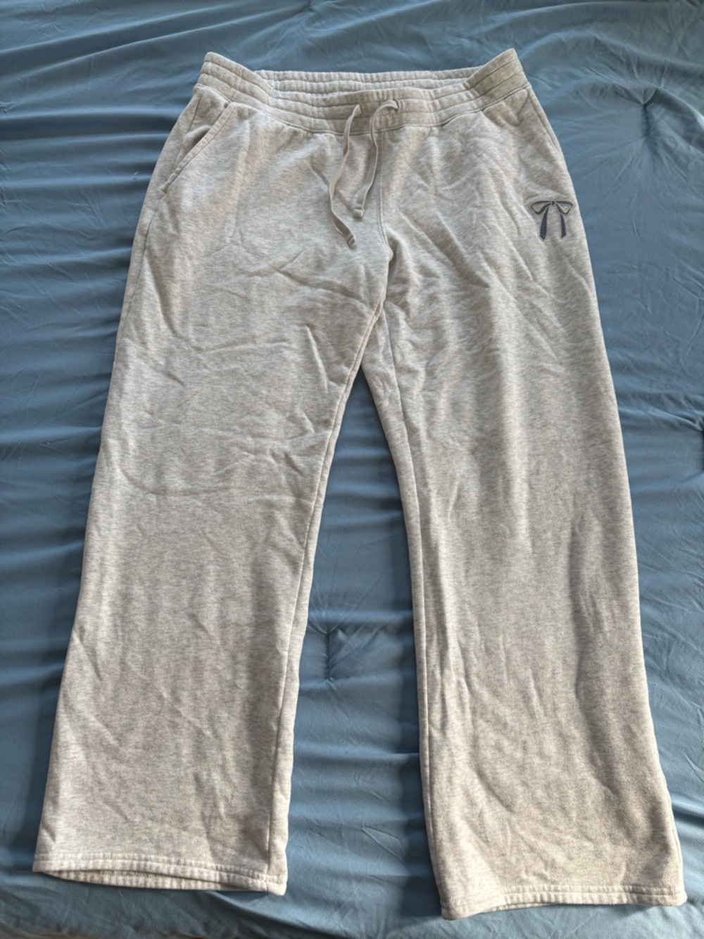 Hollister Light Gray Women’s Sweatpants with Drawstring